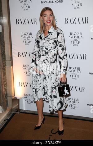 London, Großbritannien - 30. Oktober 2018: Arizona Muse wurde bei den Harper's Bazaar Women of the Year Awards bei Claridge's in London, Großbritannien, gesehen. Stockfoto