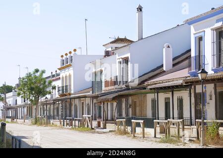 Typische Sandstraße in El Rocio, Huelva, Spanien Stockfoto