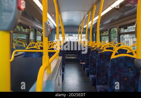 Leeres Oberdeck des Busses 188 am Russell Square, London Stockfoto