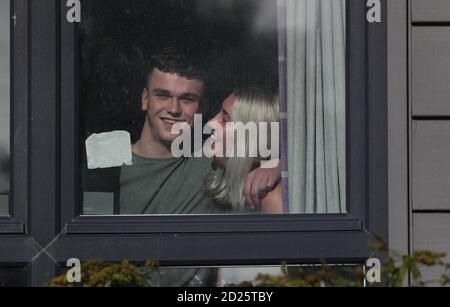 Studenten Peter und Ell an der Forge Studentenunterkunft an der Sheffield Hallam University, die einen Anstieg der Zahl der Covid-19 Fälle unter seinen Studenten gesehen hat. Stockfoto