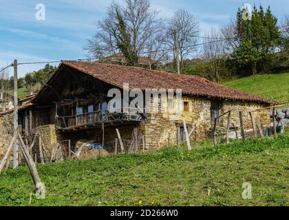 Baserri, traditionelles baskisches Haus in Orozko, Biskaya, Baskenland Stockfoto