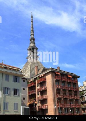 Gipfel des Turiner Antonellian Mole aus der Sicht der Universität Bezirk Stockfoto