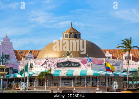 Karibik, Niederländische Antillen, Aruba, Oranjestad, Royal Plaza Mall Stockfoto