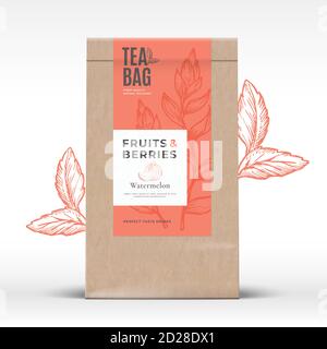 Craft Paper Bag mit Obst und Beeren Tee Label. Abstract Vector Packaging Design Layout mit realistischen Schatten. Moderne Typografie, Handgezeichnet Stock Vektor