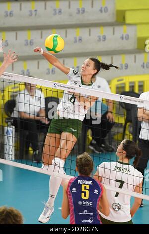 Scandicci (Fi, Italien. 6. Okt, 2020. scandicci (Fi), Italien, 06 Okt 2020, FROLOVA KaterynaS (Khimik YUZHNY) während Savino Del Bene Scandicci vs Khimik Yuzhny - Volleyball Champions League Women - Credit: LM/Filippo Tomasi Credit: Filippo Tomasi/LPS/ZUMA Wire/Alamy Live News Stockfoto