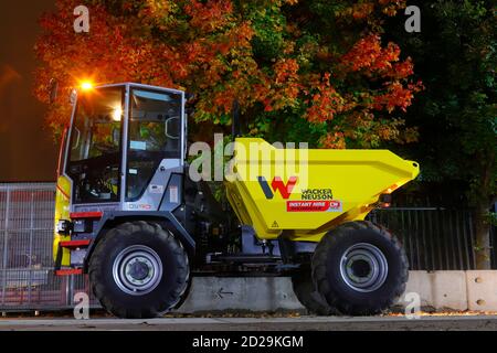 Ein Wacker Neuson DV90 Dual View 9 Tonnen Muldenkipper mit Kabine. Stockfoto