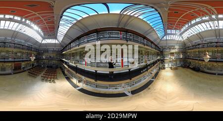 360 Grad Panorama Ansicht von DAS UNGLAUBLICHE PATHOLOGIEMUSEUM IM BART'S ( ST BARTHOLEMEWS ) KRANKENHAUS IN LONDON. BILD : © MARK PAIN / ALAMY