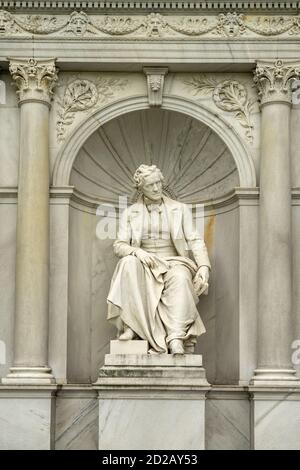 Das Grillparzer Denkmal im Volksgarten, Wien, Österreich, Europa Sitzfigur des österreichischen Schriftstellers Franz Grillparzer im Volksgarten, Vie Stockfoto