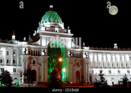 Kasan, Russland - 7. September 2019. Der Palast der Bauern in der Nachtbeleuchtung. Das Gebäude des Ministeriums für Landwirtschaft und Ernährung. Erbaut 201 Stockfoto