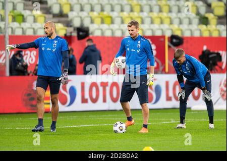 Lukas Hradecky im Einsatz beim offiziellen Training einen Tag vor dem internationalen Fußballfreundschaftsspiel zwischen Polen und Finnland im Energa Stadium. Stockfoto