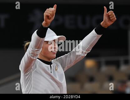 Paris, Frankreich. Oktober 2020. Roland Garros Paris French Open 2020 Day 10 061020 IGA Swiatek (POL) gewinnt Viertelfinale Credit: Roger Parker/Alamy Live News Stockfoto