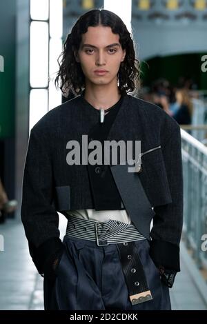 Paris, Frankreich. Oktober 2020. LOUIS VUITTON SS21 Runway während der Paris Fashion Week September 2020 - Paris, Frankreich 06/10/2020 Quelle: dpa/Alamy Live News Stockfoto
