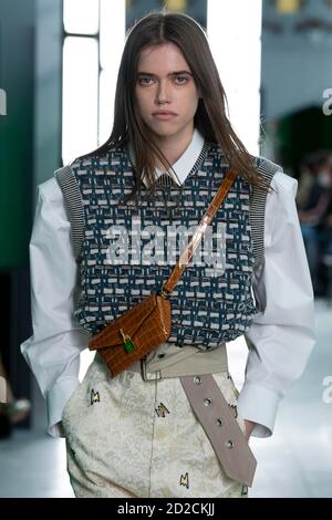 Paris, Frankreich. Oktober 2020. LOUIS VUITTON SS21 Runway während der Paris Fashion Week September 2020 - Paris, Frankreich 06/10/2020 Quelle: dpa/Alamy Live News Stockfoto