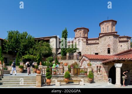 METEORA, GRIECHENLAND - SEP 17, 2019: Im Inneren des Großen Meteoronklosters von Meteora, Trikala, Griechenland. Östliche orthodoxe Klöster. Stockfoto