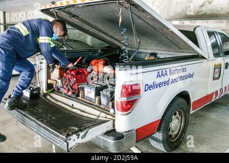 Miami Beach Florida, AAA American Automobile Association Emergency Services, Pannenhilfe, Pickup Truck, Hispanic Latin Latino ethnische Immigrant imm Stockfoto