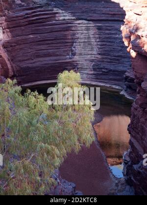 Joffre Gorge und (trockene) Wasserfälle, Karijini National Park, Western Australia Stockfoto