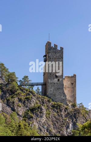 Die Ruine der Burg Schrofenstein (auch Schroffenstein genannt), Landeck, Österreich Stockfoto