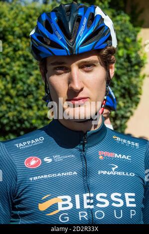 Oggiono (Lc, Italien. 4. Oktober 2020. oggiono (lc), Italien, 04. Oktober 2020, Filippo Conca (Biesse Arvedi) (ITA) bei der Teampräsentation des Piccolo Giro di Lombardia 2020 während des Il Piccolo Lombardia - Under 23 - Street Cycling - Credit: LM/Antonino Caldarella Credit: Antonino Caldarella/LPS/ZUMA Wire/Alamy Live News Stockfoto