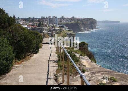 Von Dover Heights an der Küste entlang Richtung Vaucluse. Stockfoto