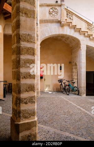 CAL Comte de la Cova, gotico, siglo XIV, escuela Superior de turismo, Palma, Mallorca, balearen, Spanien Stockfoto