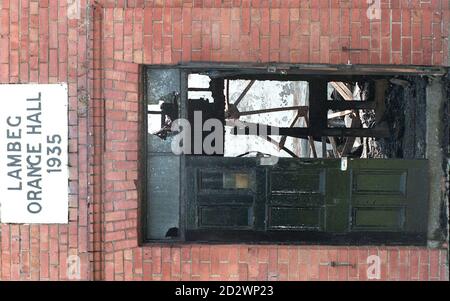 Die Lambeg Orange Hall, am Stadtrand von Belfast, die gestern Abend durch Feuer entkuttet wurde. George Patton, Executive Officer des Orange Order, behauptete, dass die Lambeg-Halle die 21. Sei, die von Brandstiftern getroffen werde, 15 davon in den letzten sechs Wochen. Siehe PA Story ULSTER Orange. Stockfoto