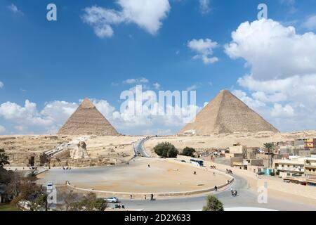 Die Pyramiden von Khufu und Khufre mit der Sphinx, Gizeh, Ägypten Stockfoto