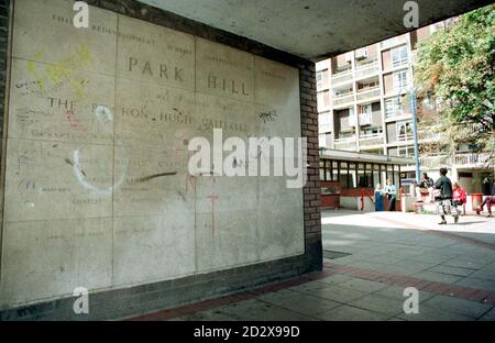 Das Schild an den Park Hill Flats, Sheffield, das möglicherweise das größte denkmalgeschützte Gebäude des Landes wird. Siehe PA Story-UMGEBUNG aufgeführt. Foto von Paul Barker/PA Stockfoto