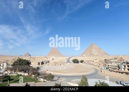 Die drei wichtigsten Pyramiden und die Sphinx, Giza, Ägypten Stockfoto