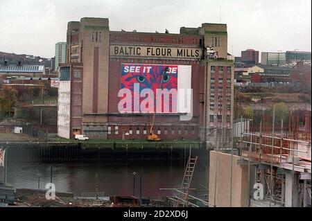 ** EMBARGO: FÜR DEN ERSTEN EINSATZ 0001 HRS MONTAG 18. NOVEMBER 1996.** die Baltic Flower Mills, in Newcastle, die im Zentrum einer geplanten 100m Kunstentwicklung sein wird heute (Sonntag) durch Gateshead Rat enthüllt. Siehe PA Geschichte ARTS Mill. Foto von Owen Humphreys/PA Stockfoto