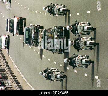 Prinzessin Dianas Leichenhalle auf der M1 in Toddington Bedfordshire auf dem Weg zum Althorp House. Stockfoto