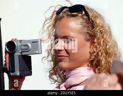 Maxine Heavey von der Coronation Street, Schauspielerin Tracy Shaw, sowohl hinter als auch vor der Kamera, in Las Vegas, wo die Dreharbeiten zum Coronation St Video Special im Gange sind. Siehe PA Story CORONATION Street. Stockfoto