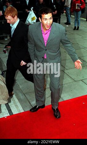 PA NEWS PHOTO 27/2/98 Channel 4 Television's 'Big Breakfast' Moderator Johnny Vaughan bei den Empire Awards 1998 in Piccadilly, London heute Nachmittag (Freitag). Foto von Adam Butler/PA Stockfoto