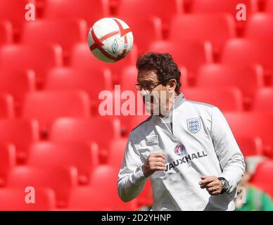 England Manager Fabio Capello während einer Trainingseinheit im Wembley Stadium, London. Stockfoto