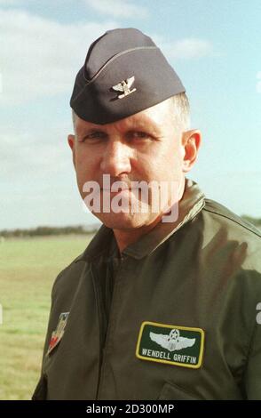 Colonel Wendell Griffin der Kommandeur der B52s, die RAF Fairford Gloucestershire gestern angekommen. Foto Barry Batchelor/PA Stockfoto