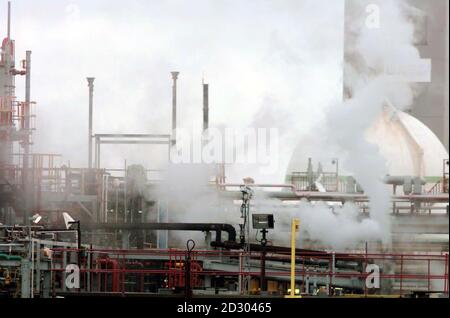 Teil der assoziierten Octel-Chemiefabrik in Ellesmere Port, Cheshire, die einen der Freunde der Erde Liga der Unternehmen, die die schlimmsten Mengen an Krebs verursachenden Chemikalien in England und Wales produziert hat, gekrönt hat. Stockfoto