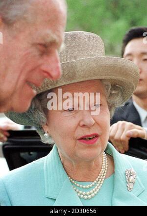 Die Königliche Hoheit Elizabeth mit ihrem Ehemann Prinz Philip auf einem königlichen Besuch in Südkorea. Stockfoto