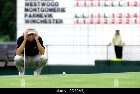 Der spanische Sergio Garcia konzentriert sich auf das letzte Loch, bevor er am ersten Tag des Standard Life Loch Lomond Golf Tournament, Schottland, Mittwoch, 7. Juli 1999, die erste Runde, neun unter Par, gewann und den Streckenrekord von 62 erreicht. Stockfoto