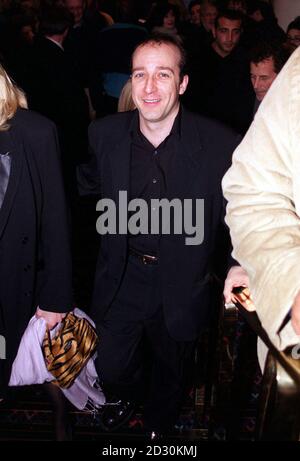 Hypnotiseur Paul McKenna bei der Wohltätigkeitsvorstellung des Films American Beauty mit Kevin Spacey im Empire-Kino am Leicester Square in London. Stockfoto