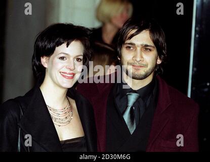 Jimi Mistry, Schauspieler aus Eastenders und Star des Films East is East, kommt bei den Evening Standard British Film Awards an, die im Savoy Hotel in London stattfinden. Stockfoto