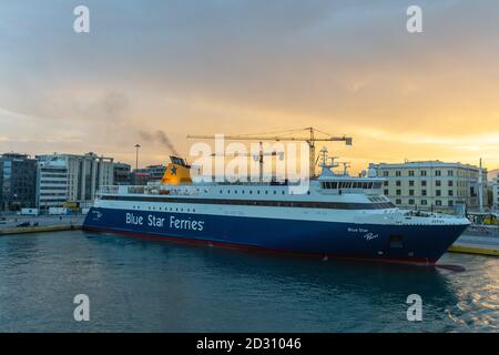 Blue Star Ferries Boot in Piräus Hafen, Griechenland Stockfoto