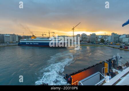 Blue Star Ferries Boot in Piräus Hafen, Griechenland Stockfoto