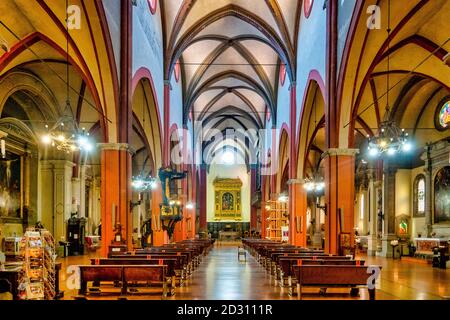 Der Innenraum der Kirche San Martino, Bologna, Italien Stockfoto