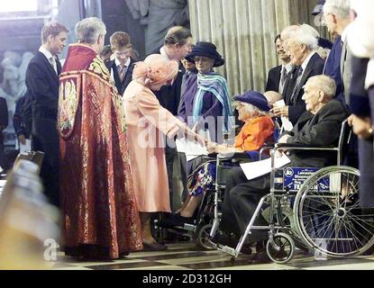 Die Königin-Mutter in der St. Paul's Cathedral für den Dankgottesdienst Dienstag, den 11. Juli 2000, zum Gedenken an ihren 100. Geburtstag am 00. Stockfoto