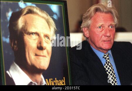 Der ehemalige stellvertretende Premierminister und Abgeordnete von Henley, Michael Heseltine, während der Eröffnung seiner Memoiren Life in the Jungle im Zentrum von London. Stockfoto