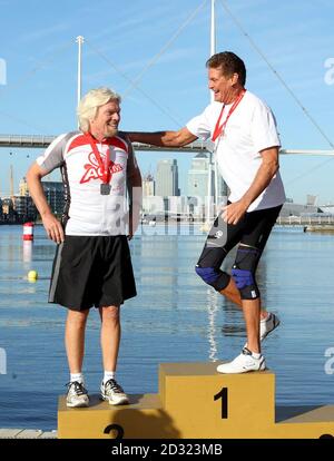 Sir Richard Branson und David Hasselhoff beim Virgin Active London Triathlon im Excel Conference Centre, London. Stockfoto