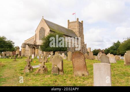 Außenansicht der St. Bartholomäus-Kirche. Orford, Suffolk. VEREINIGTES KÖNIGREICH Stockfoto