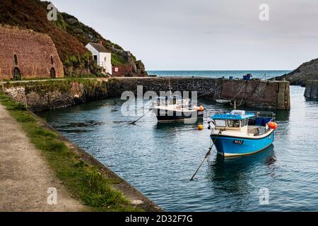 Porthgain Hafen an der Nordküste Pembrokeshire, Wales Stockfoto