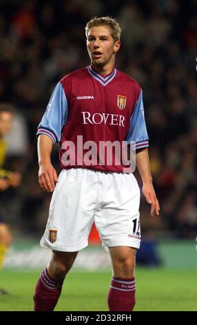 Thomas Hitzlsperger - Aston Villa, im Einsatz gegen Oxford Utd im Worthigton Cup. Stockfoto