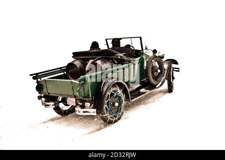 SCHLADMING, ÖSTERREICH - 12. JAN 2008: Ein Ford A-Modell Pickup bei der Planai Classic Stockfoto
