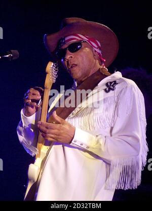 Arthur Lee, von der amerikanischen Band Love, spielt Material aus dem Backkatalog seiner Band, darunter ihr von der Kritik gefeiertes drittes Album "Forever Changes" in der Royal Festival Hall in London. Stockfoto